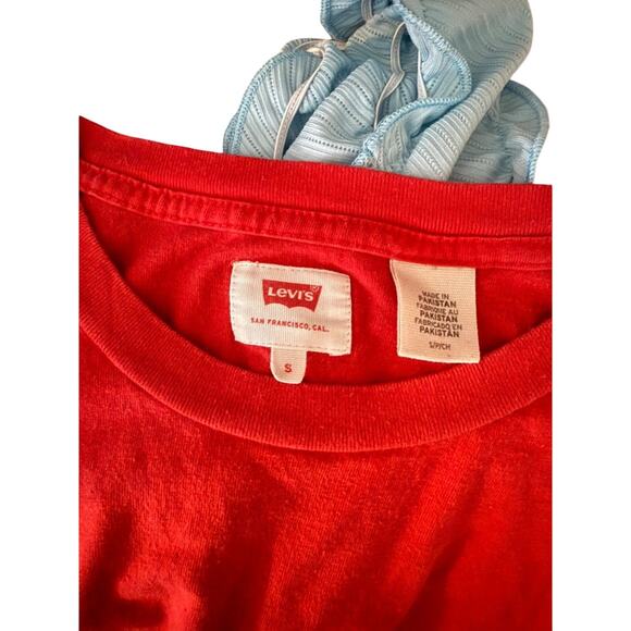 Men’s red Levi’s tshirt size small - Picture 3 of 4